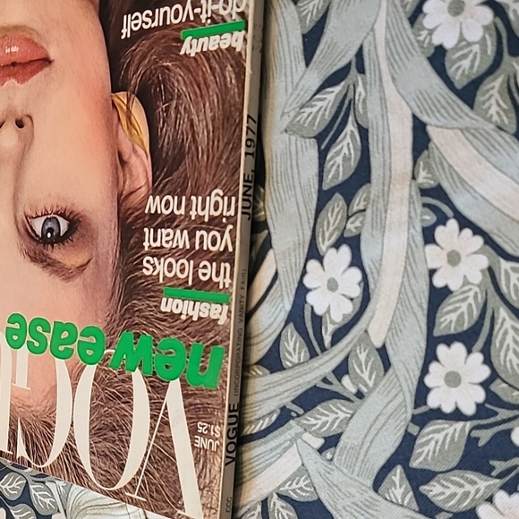 Vintage Vogue Magazine June 1977 - Picture 2 of 3